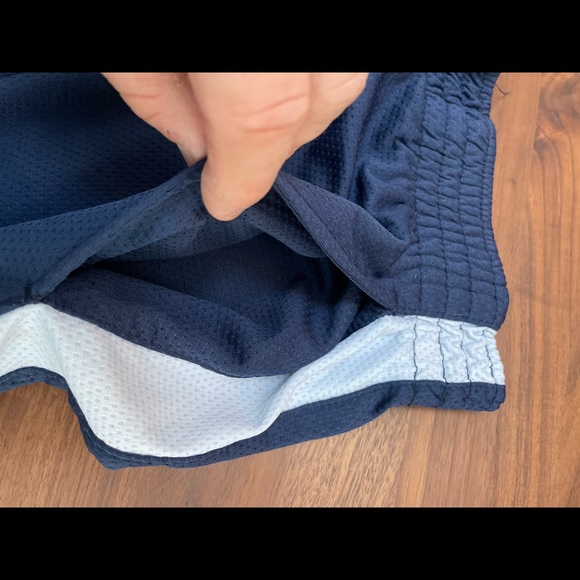 WILSON Mens Athletic Basketball Shorts. Size XL - Picture 4 of 4